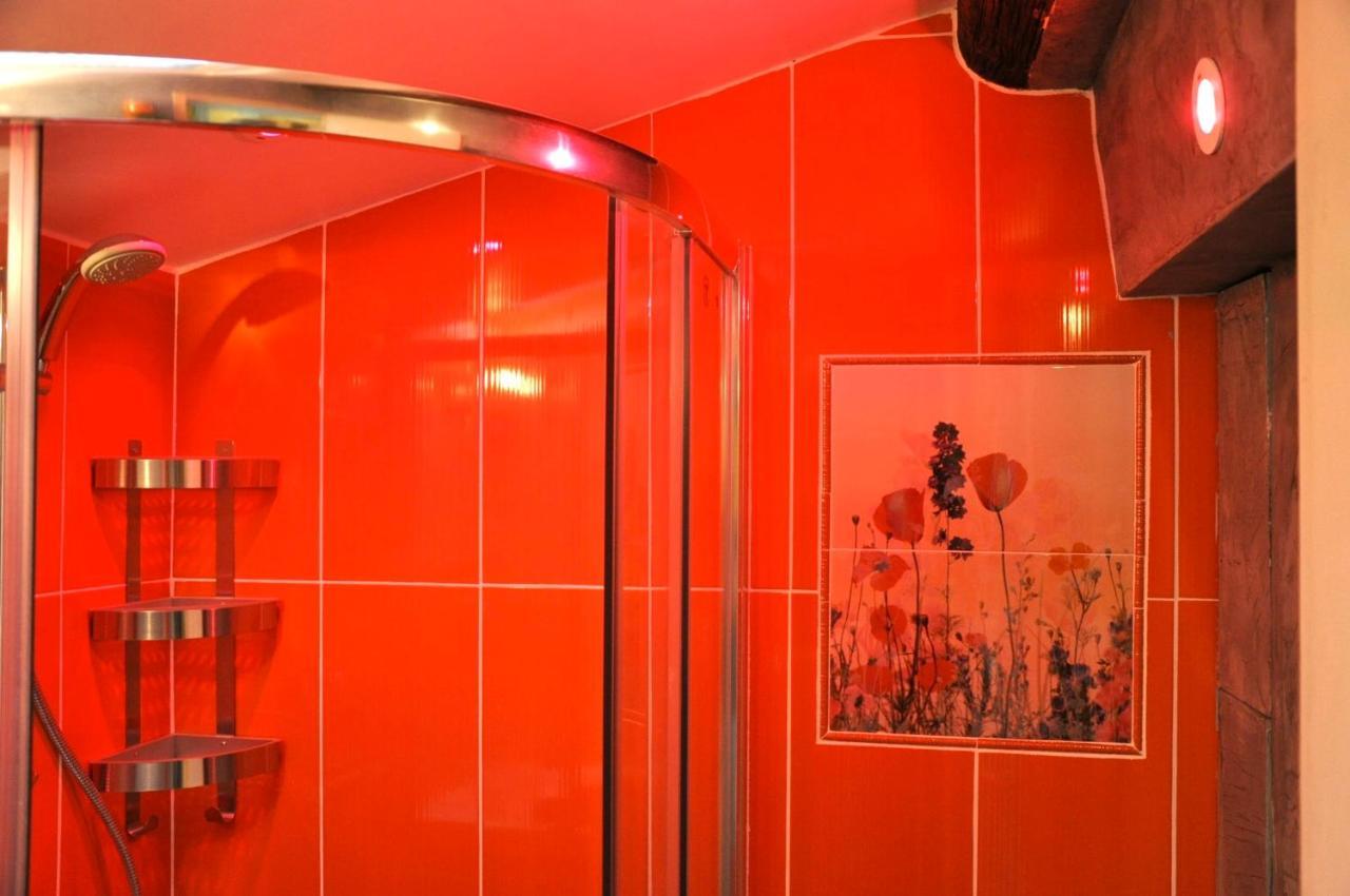 La Maisonnette Romantique Юзес Экстерьер фото